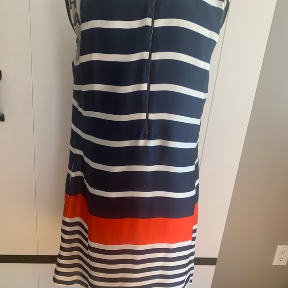 Womans Dress - Picture 2 of 3